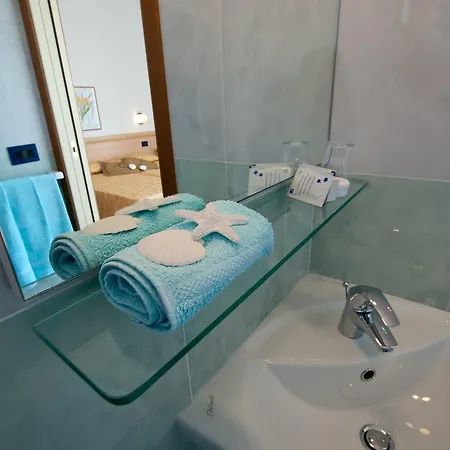 Hotell Jonni Sottomarina